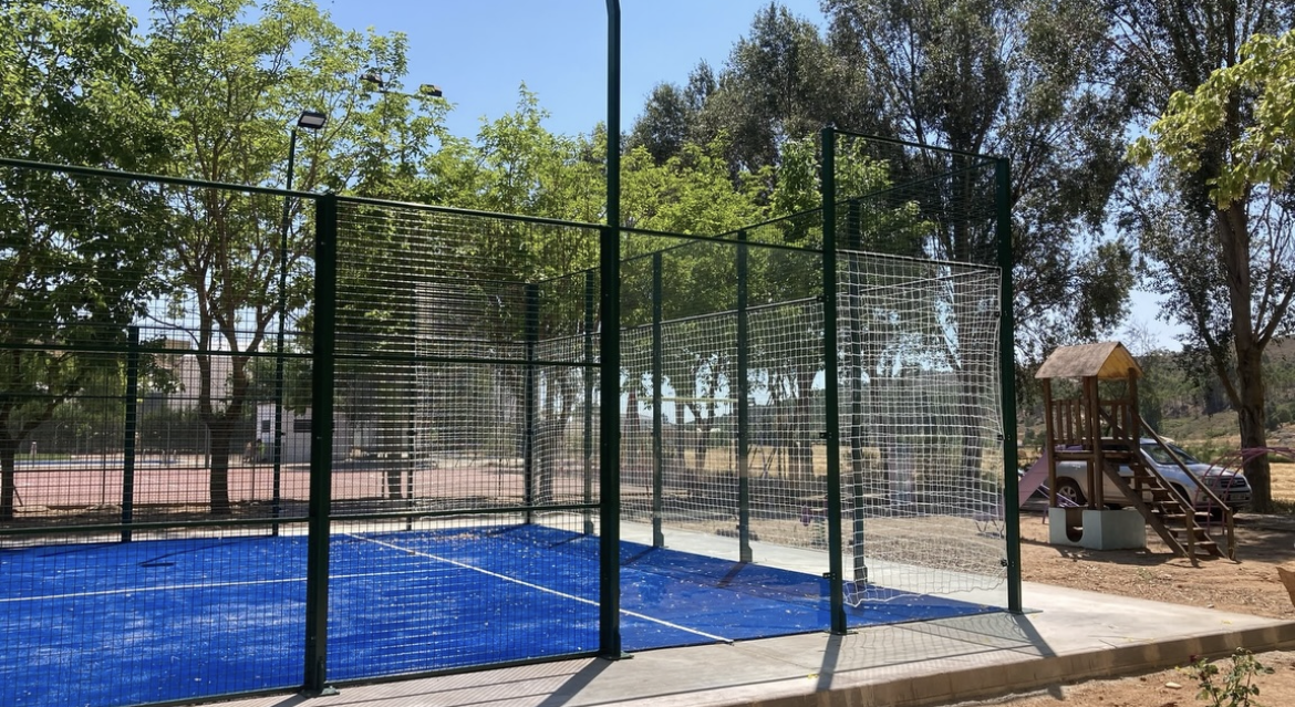Pista de pádel municipal de Belmontejo junto al área recreativa